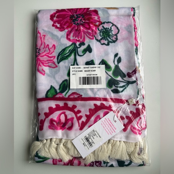 Brand New Lilly Pulitzer Resort Scarf Coconut Safari Sanctuary Engineered Scarf